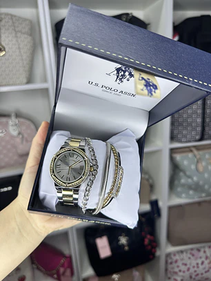 Reloj Polo Plateado con dorado + Pulseras 