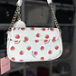 Cartera de hombro Juicy Couture Blanca fresa  - Miniatura 2