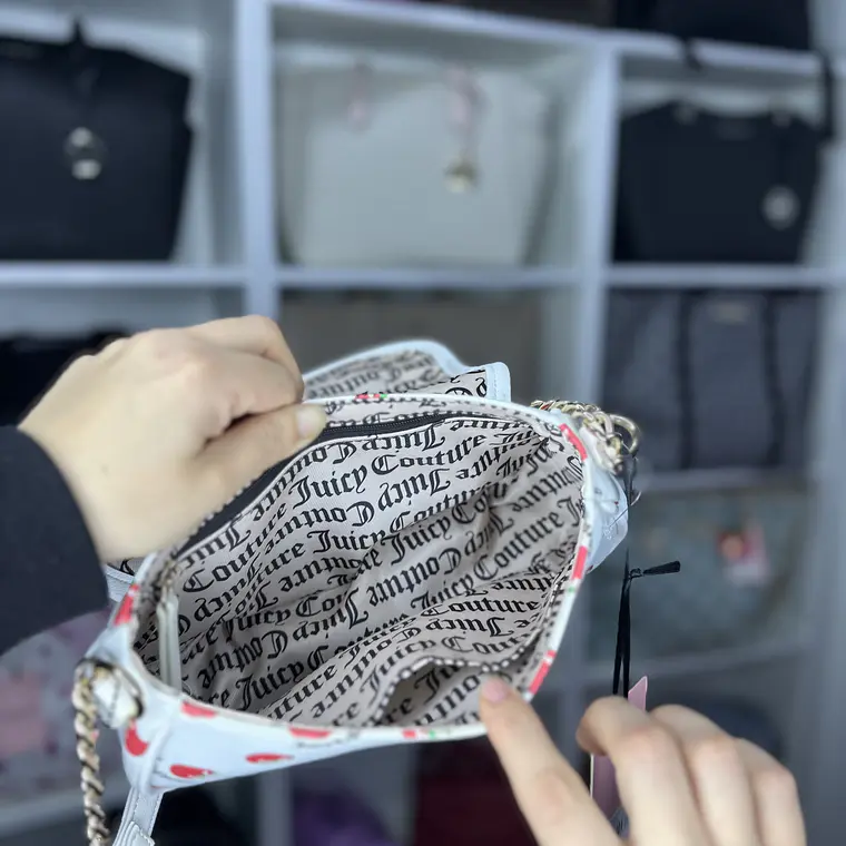 Cartera de hombro Juicy Couture Blanca fresa  3