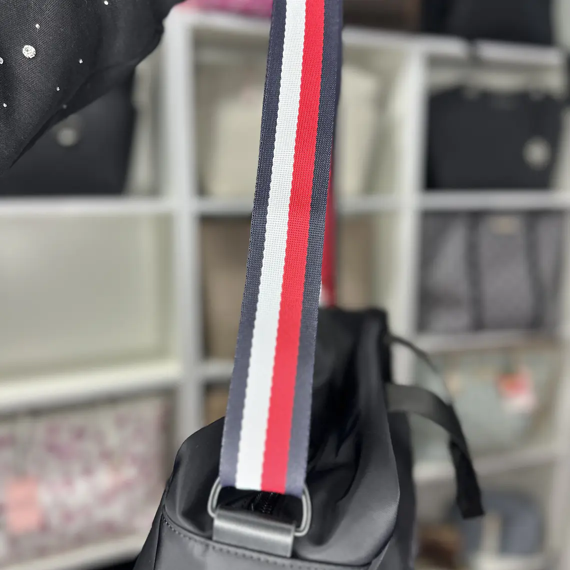 Bolso Tommy Hilfiger Negro  3
