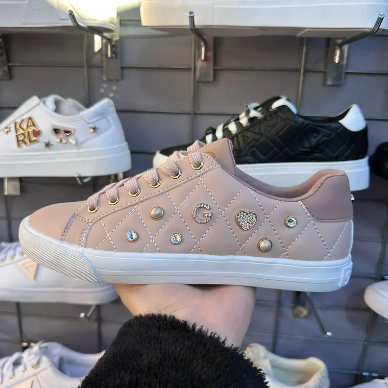 Zapatillas Guess Rosadas  1