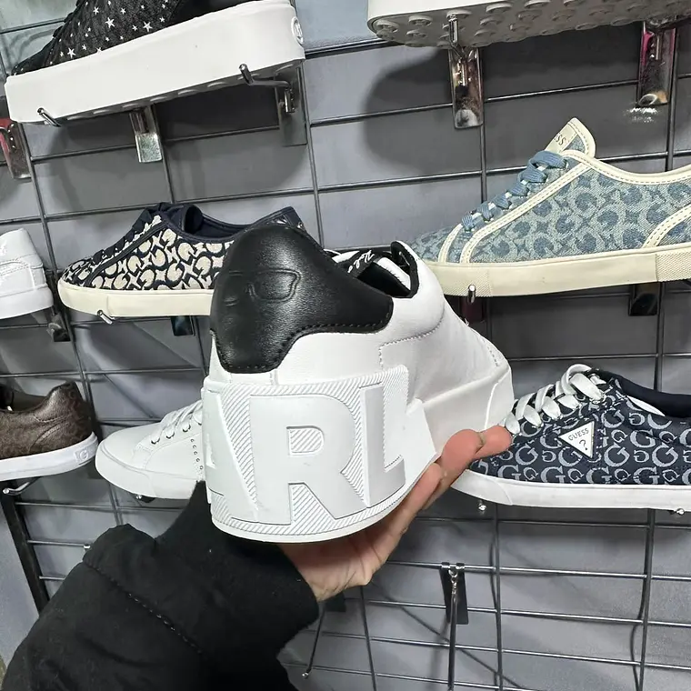 Zapatillas Karl Lagerfeld Blancas  3