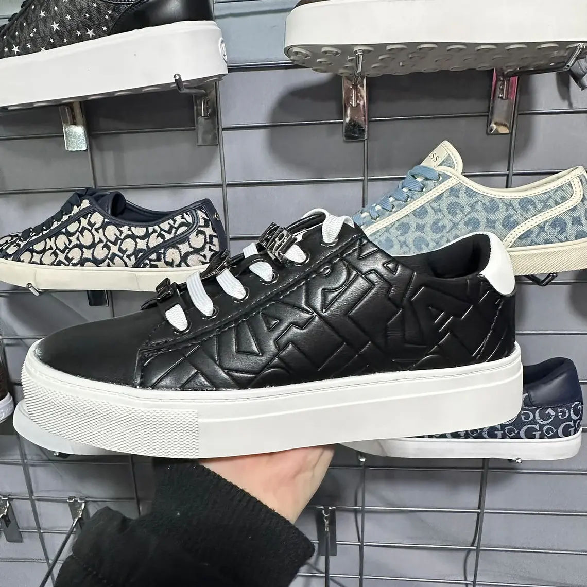 Zapatillas Karl Lagerfeld Negra  1