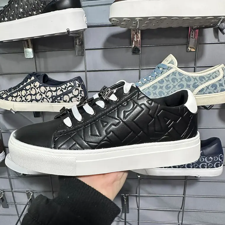 Zapatillas Karl Lagerfeld Negra  1