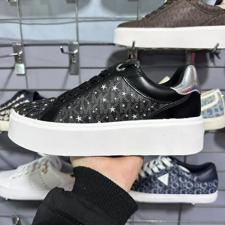 Zapatillas Michael Kors Romey Estrella Negra  1
