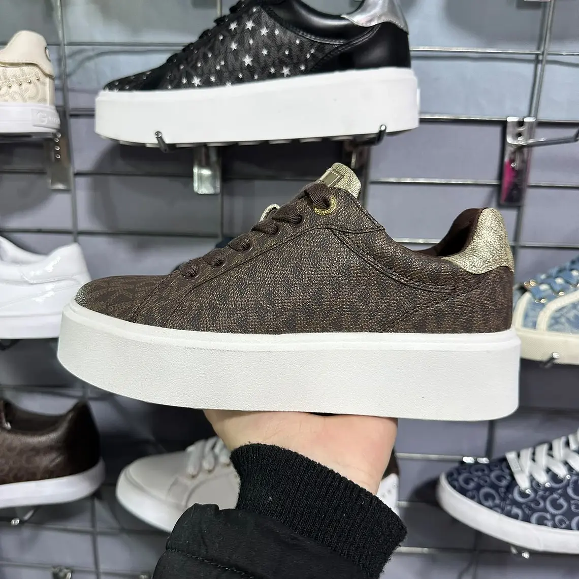 Zapatillas Michael Kors Romey Marrón  1