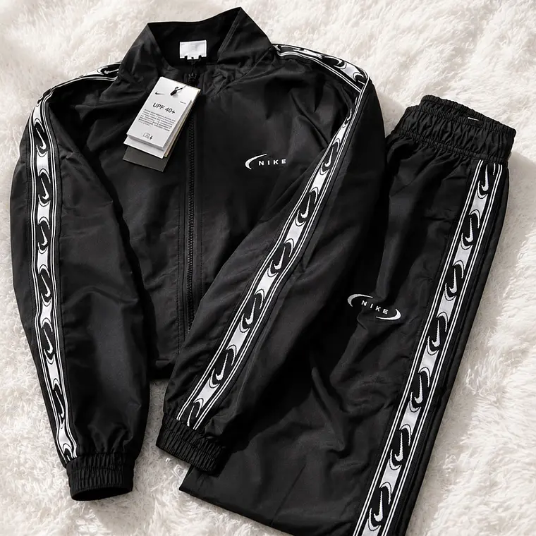 Conjunto Nike Mujer  1