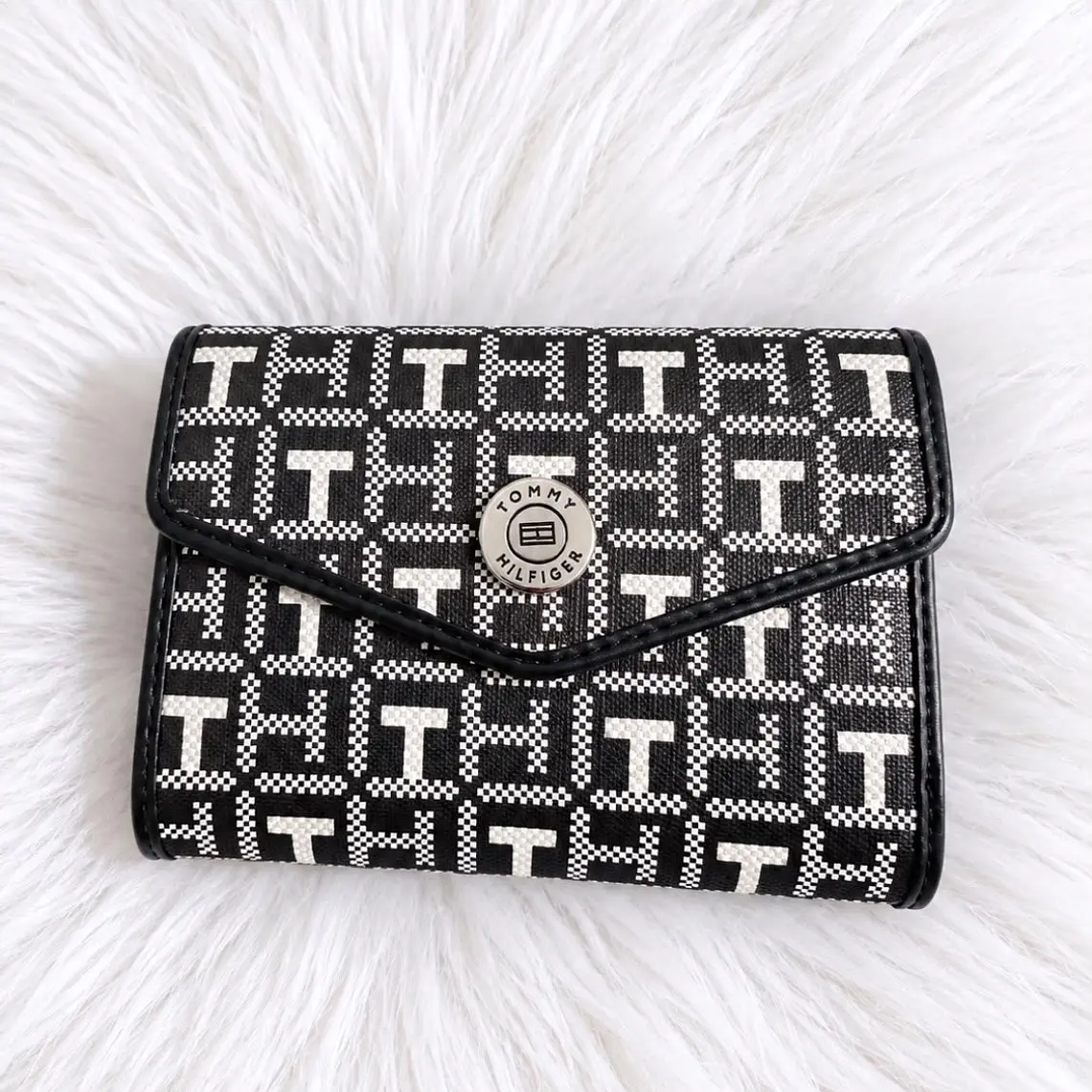 Billetera Tommy Hilfiger Negra con Blanco  1