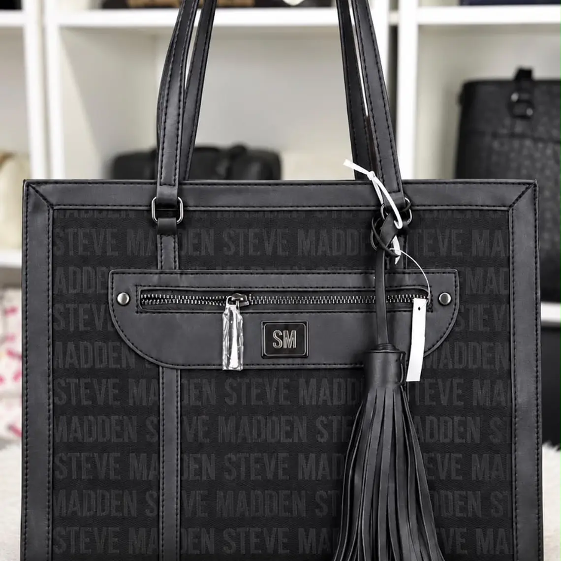 Tote Steve Madden negro + Sobre de mano  1