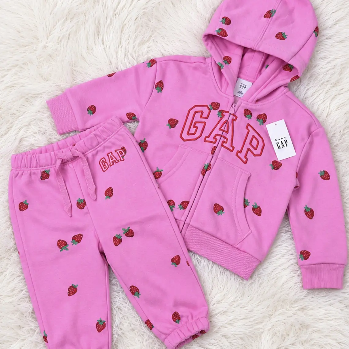 Conjunto GAP Niña Fresa  1