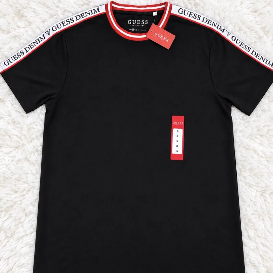 Polera Guess Negra/Franja  1