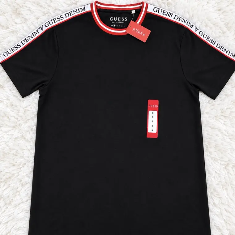 Polera Guess Negra/Franja  1
