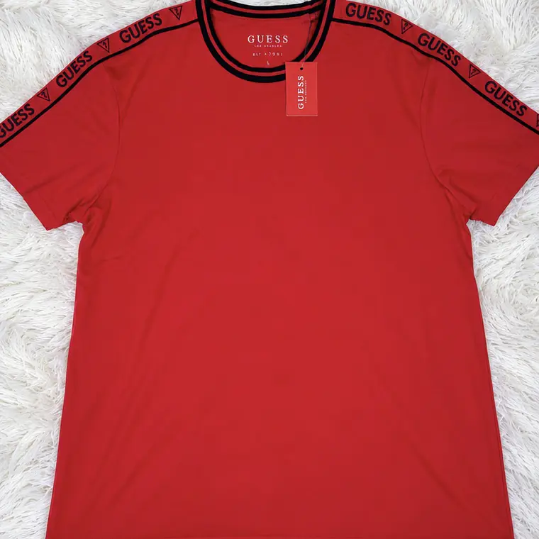 Polera Guess Roja 1