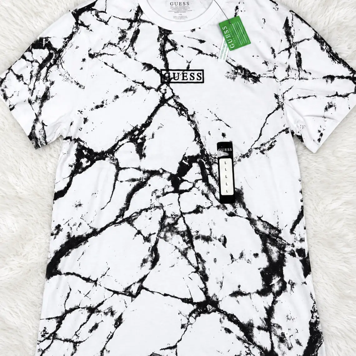 Polera Guess Blanca líneas negras  1