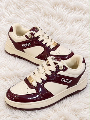 Zapatillas Guess Charol Burdeo 