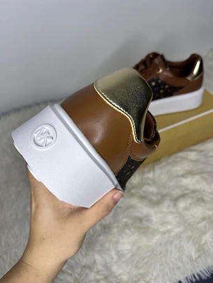Zapatillas Michael Kors Café estrellas 