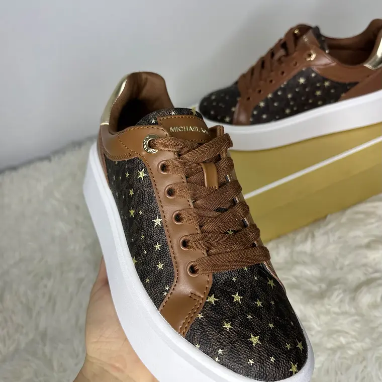 Zapatillas Michael Kors Café estrellas  3