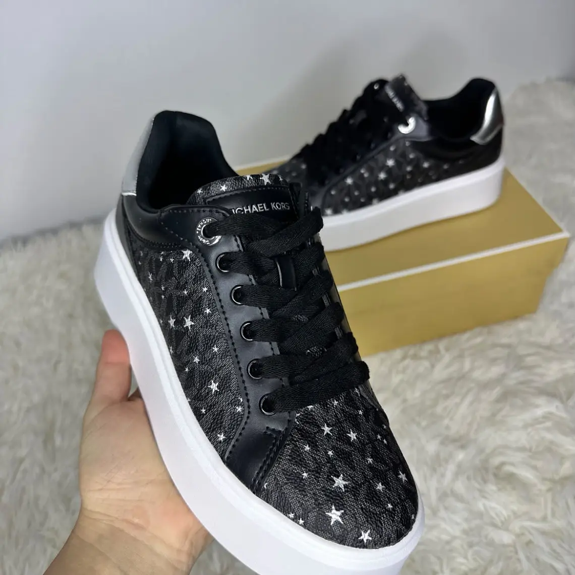 Zapatillas Michael Kors Negra Estrellas  2
