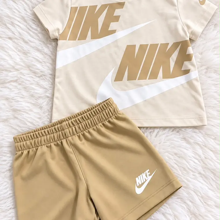 Set Polera + Short Nike Niño  1