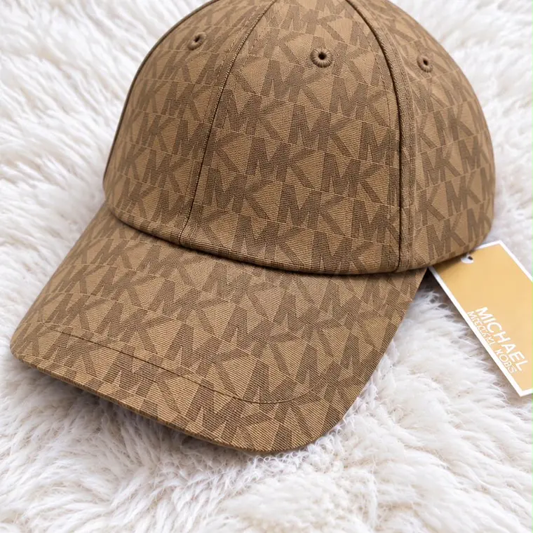 Gorro Michael Kors Café Unisex  1