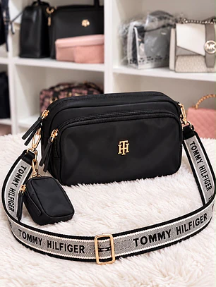 Crossbody Tommy Hilfiger negro impermeable + monedero 