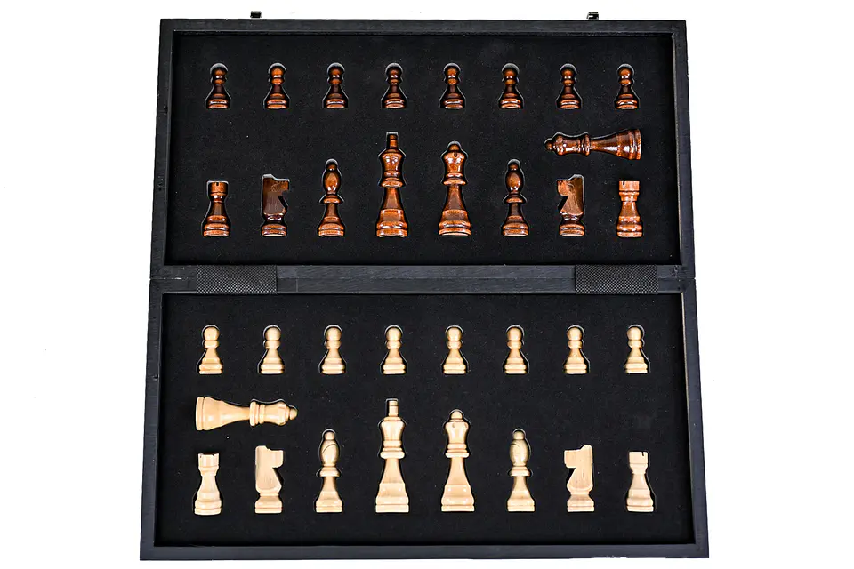 Ajedrez Magnético de Madera Ébano (38×38 cm) 2