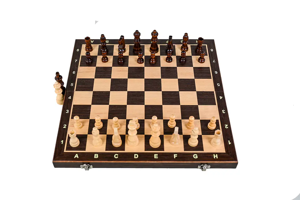 Ajedrez Magnético de Madera Ébano (38×38 cm) 4