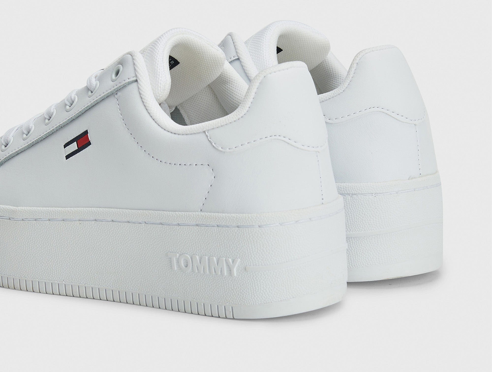 Zapatilla Tommy Flatform Essenti Mujer Mono Blanco 3