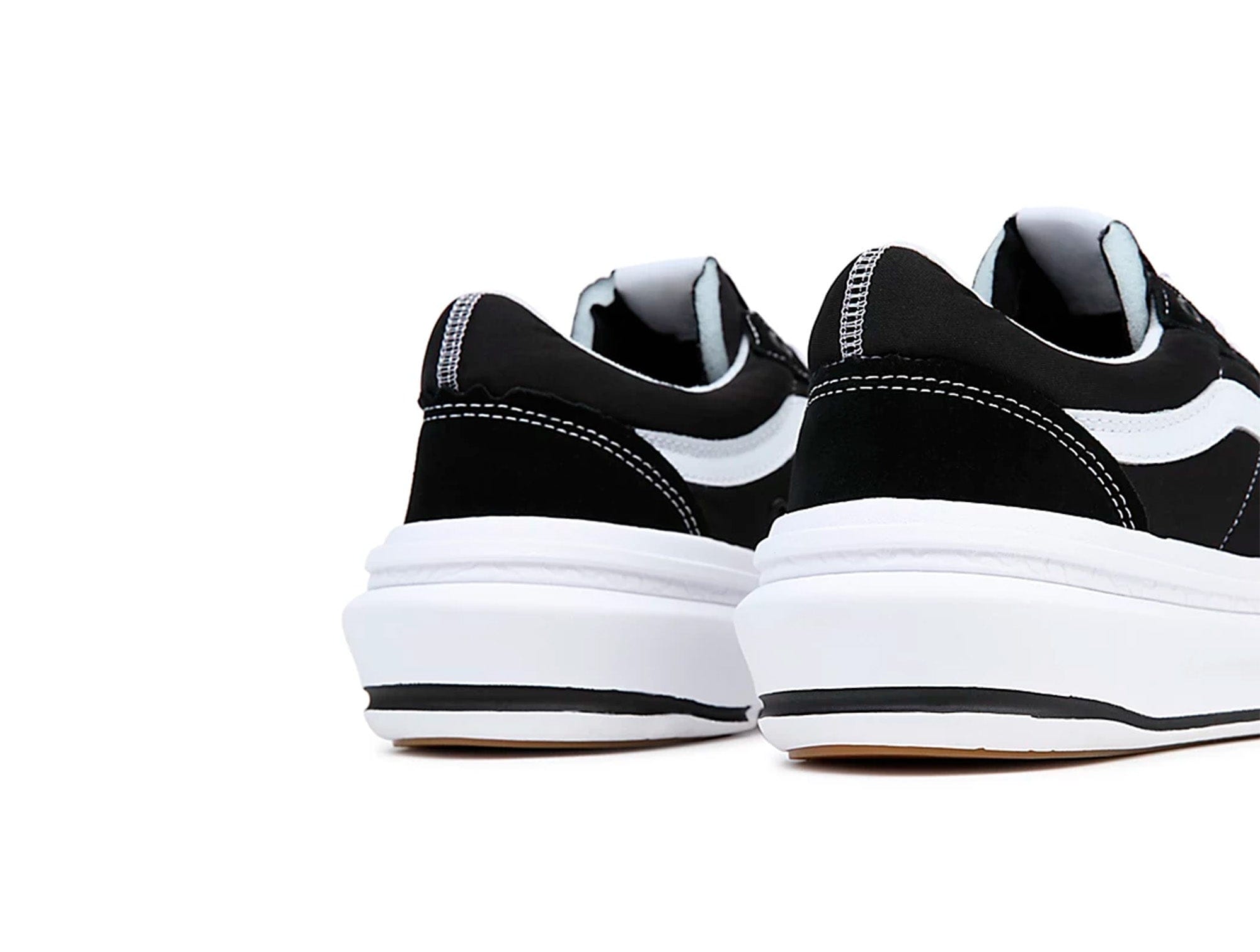 Zapatilla Vans Old Skool Overt Cc Mujer Negro 8