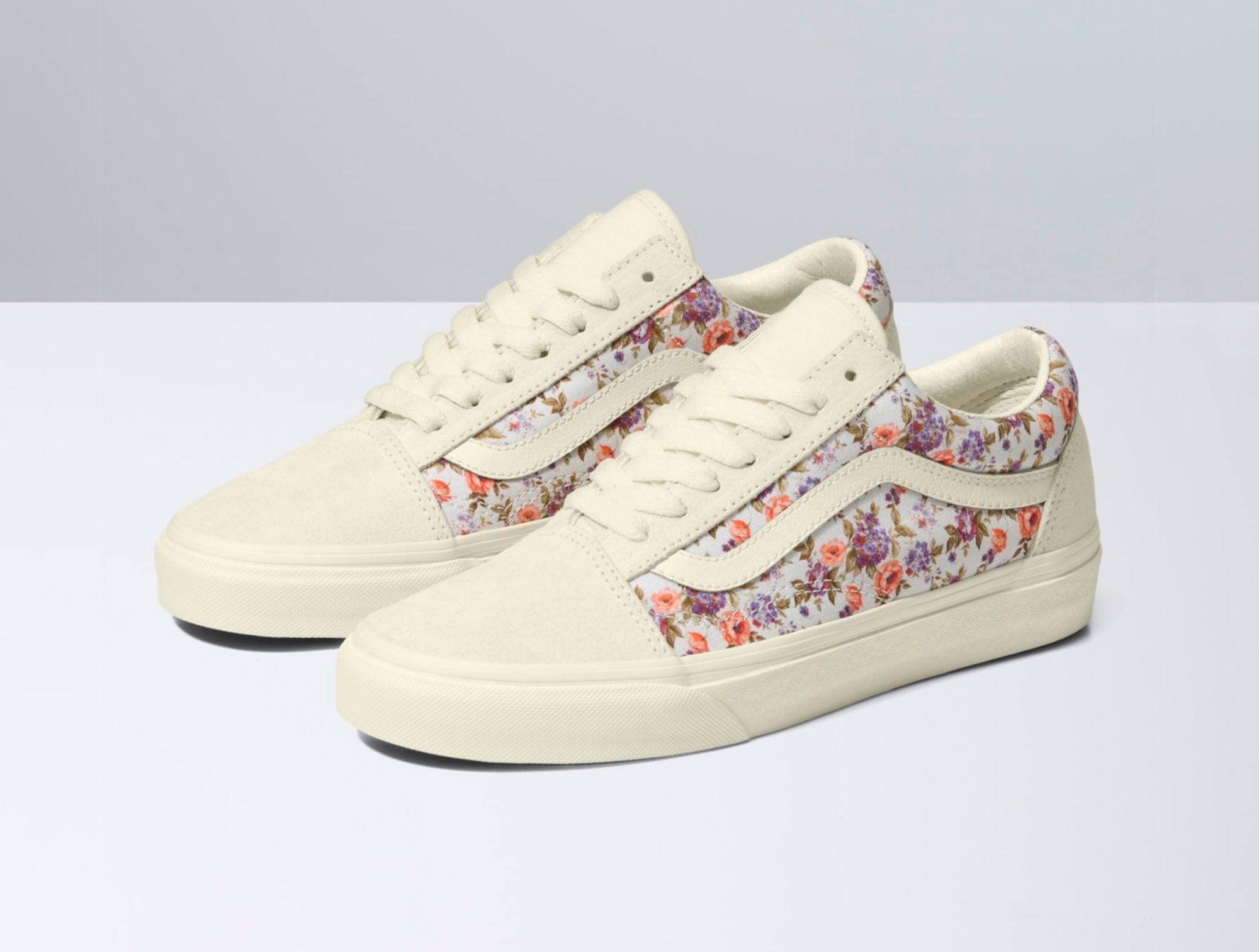 Zapatilla Vans Old Skool Vintage Floral Mujer Blanco 2