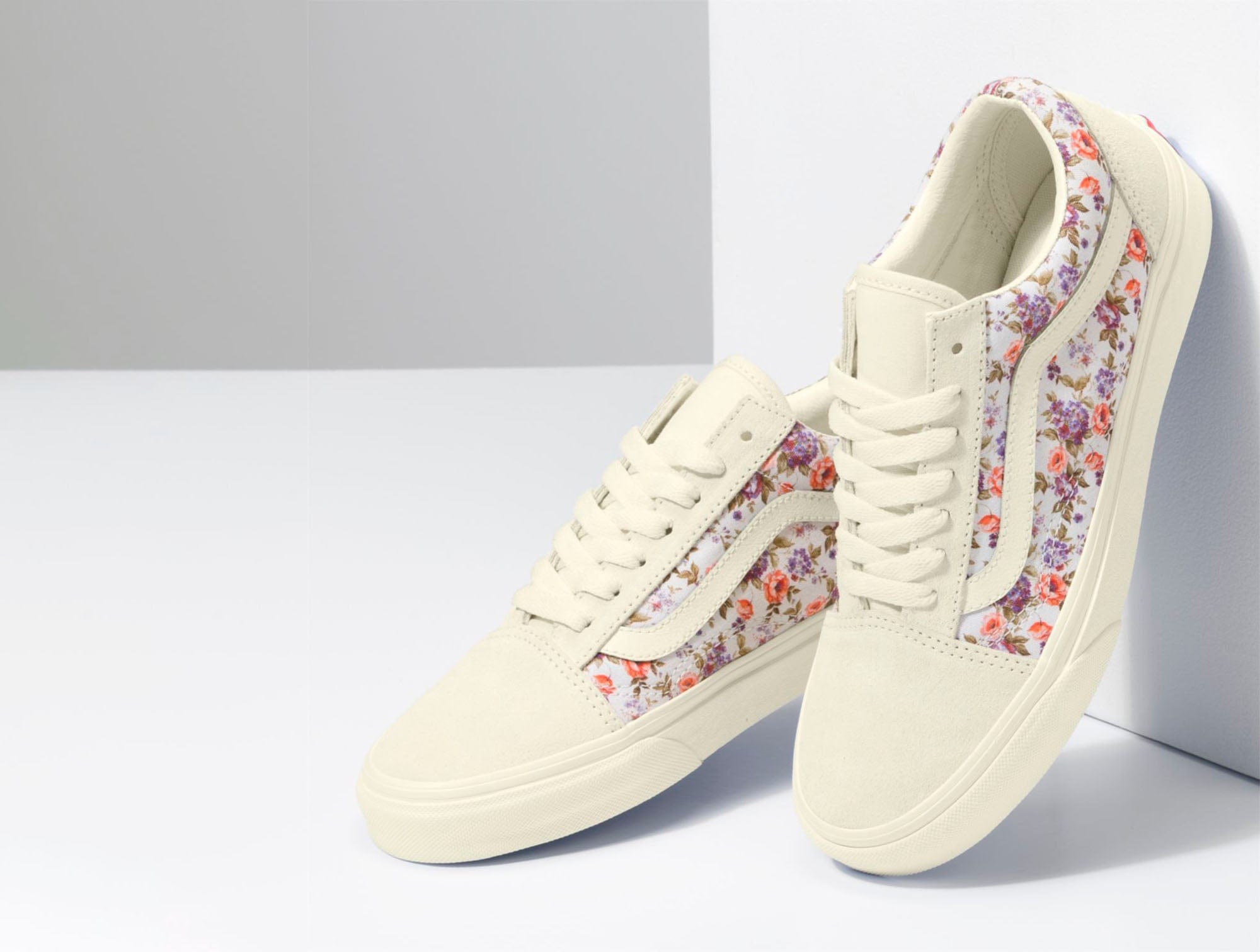 Zapatilla Vans Old Skool Vintage Floral Mujer Blanco 5