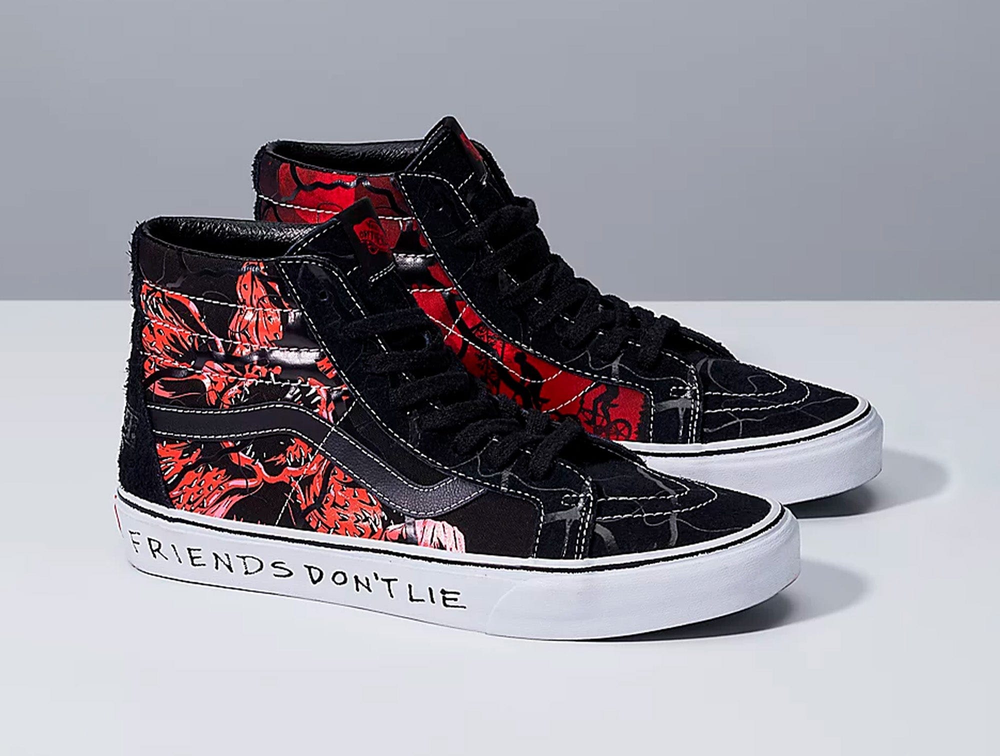 Zapatilla Vans Sk8-Hi Reissue Stranger Things Hombre Negro 4