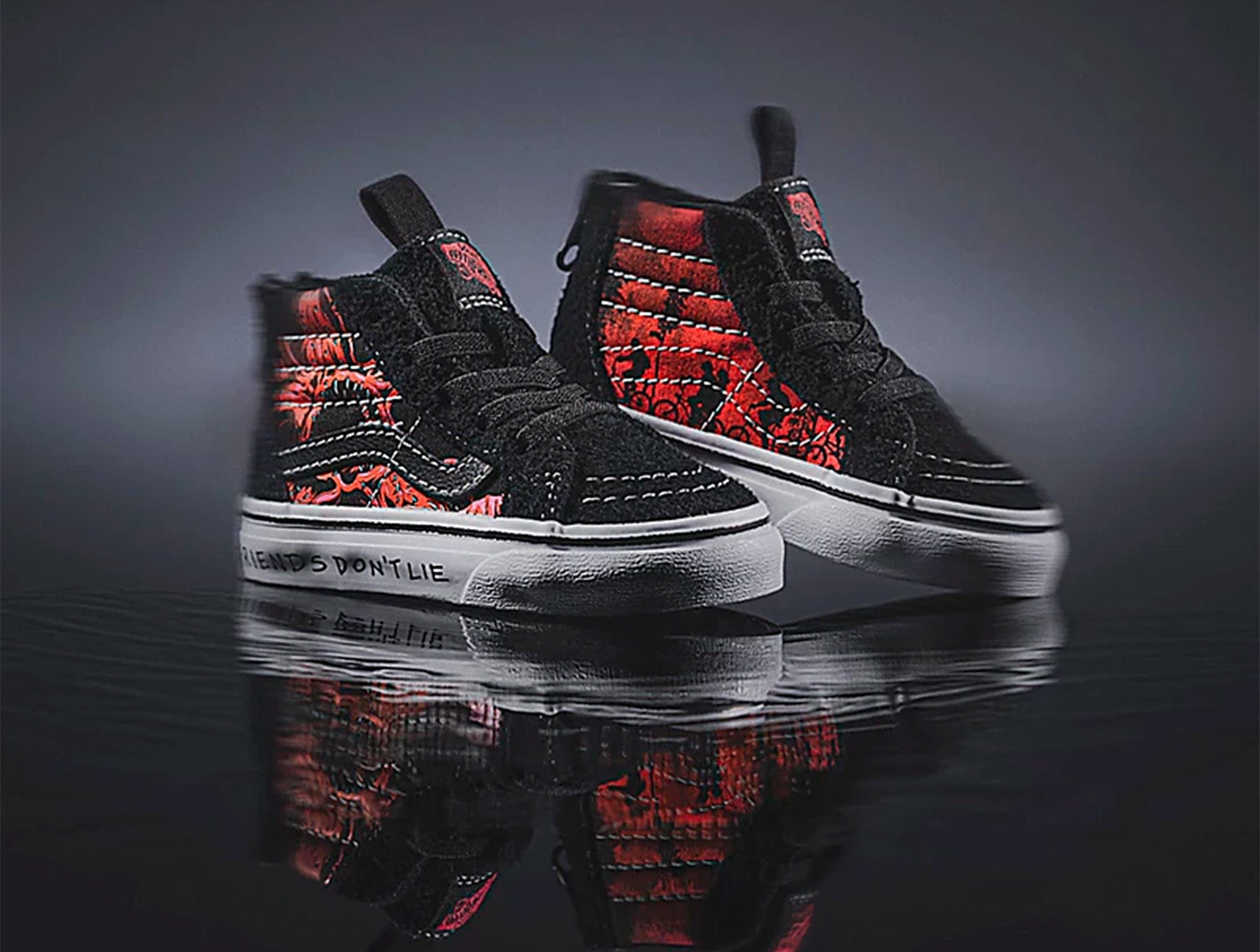 Zapatilla Vans Sk8-Hi Zip Stranger Things Infantil Negro 4