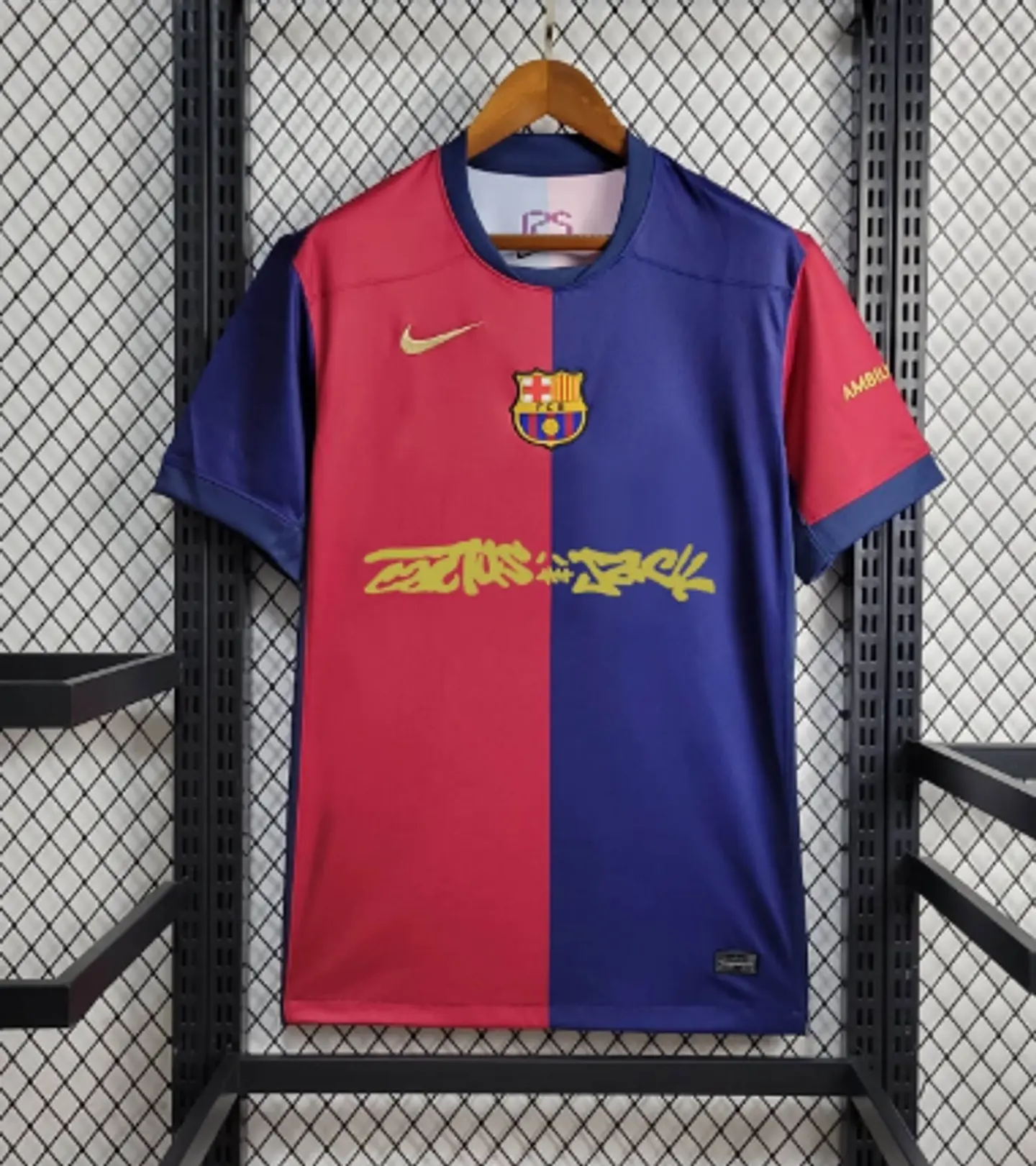 Camisola Barcelona Edição Especial Travis Scott 1