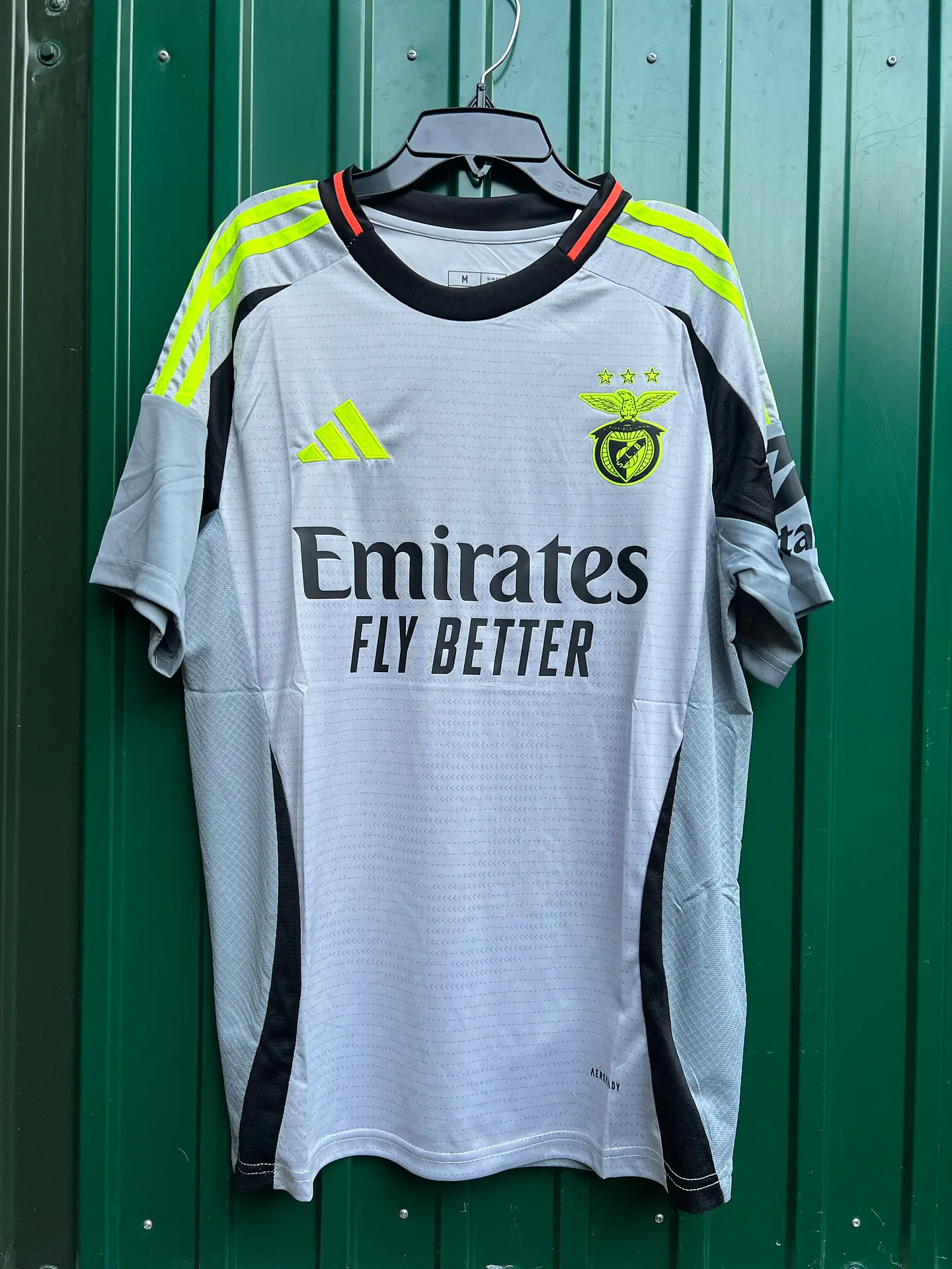 Benfica Terceira 24/25 - Entrega Rápida 1