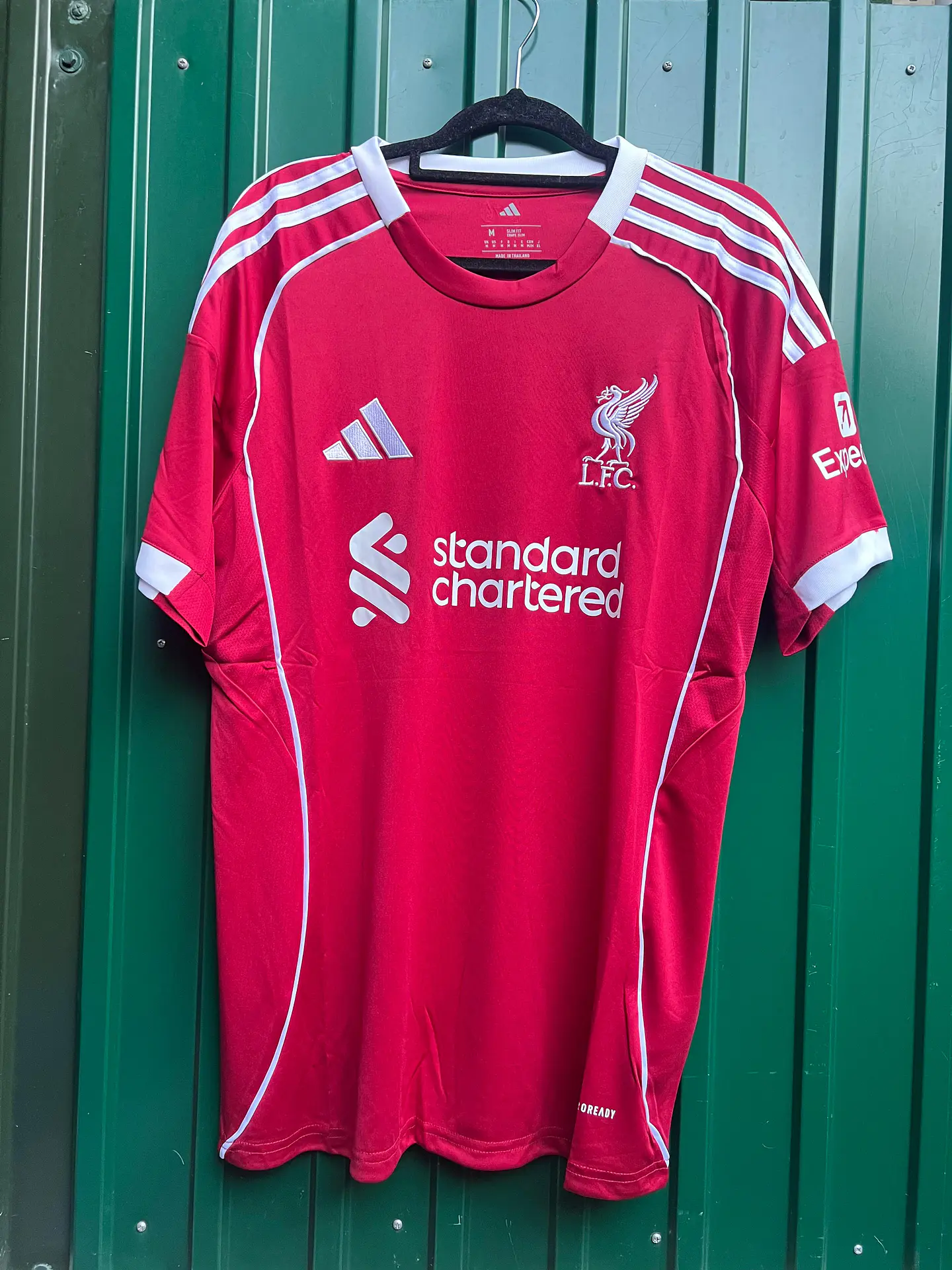 Liverpool Principal 25/26 - Entrega Rápida 1