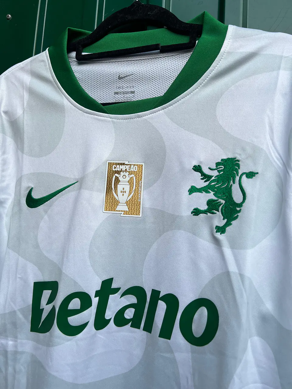 Sporting Alternativa Patch Campeão 25/26 - Entrega Rápida 2