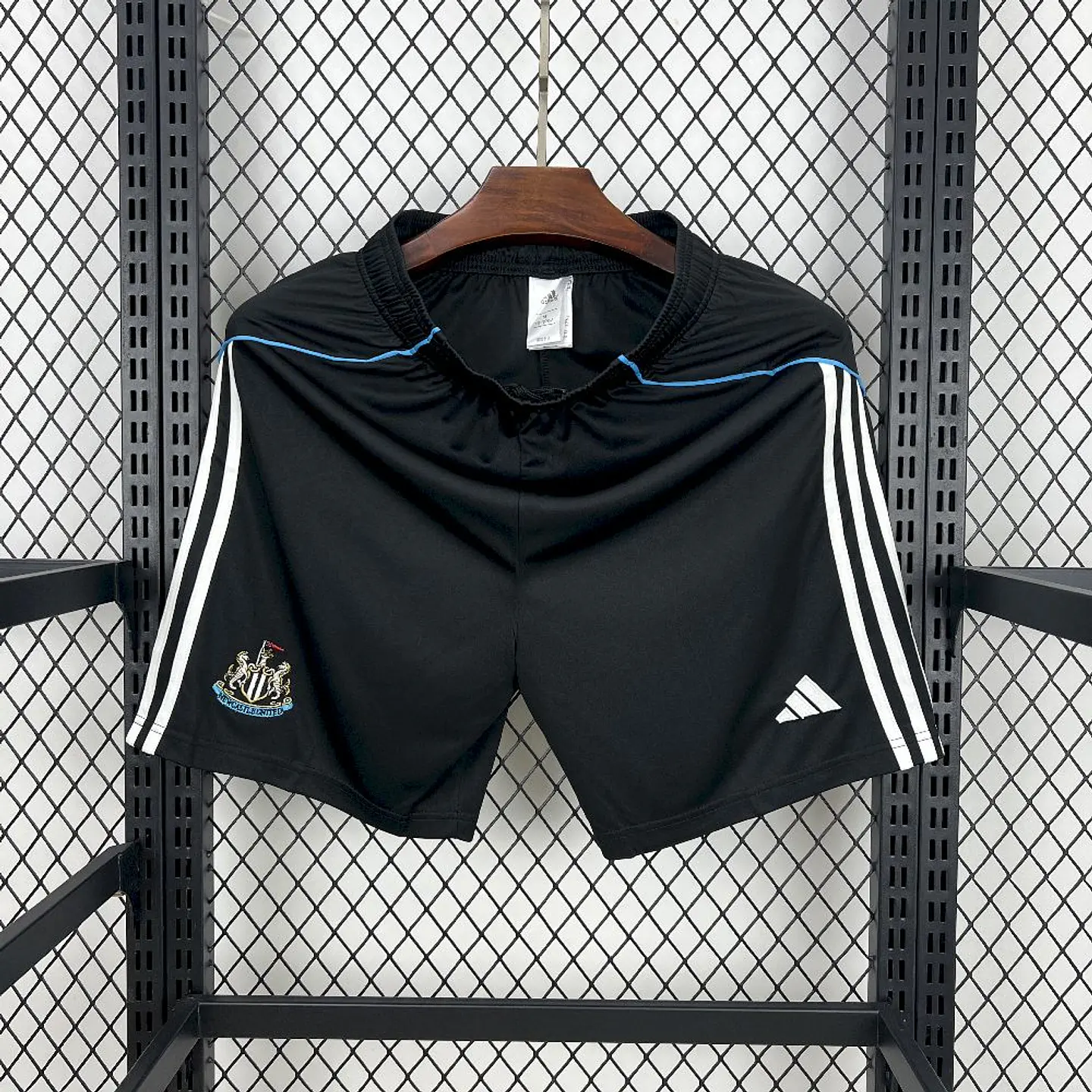 Calções Newcastle Principal 2025/26 1