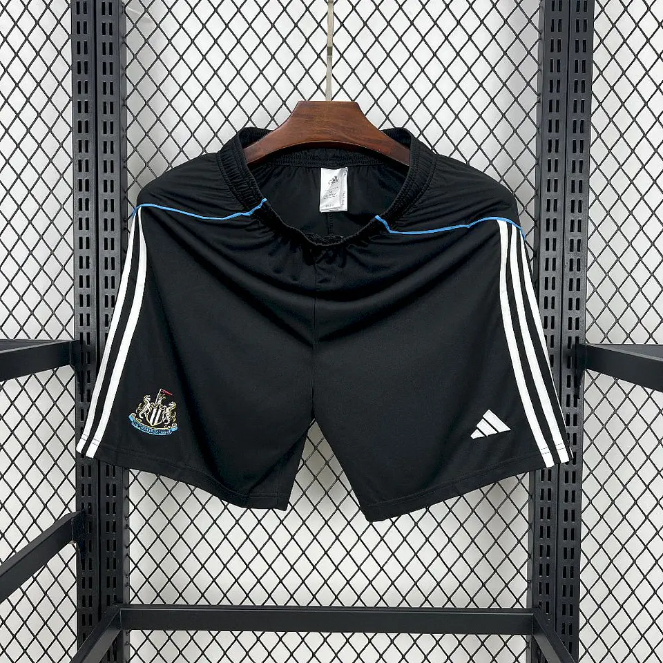 Calções Newcastle Principal 2025/26 1