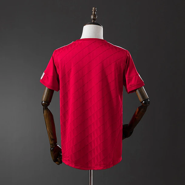 Camisola Liverpool Principal 2010/11 3