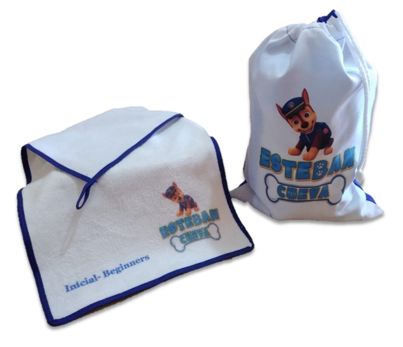 BOLSITA DE ASEO+ TOALLA CON COLGADOR PERSONALIZADA AZUL