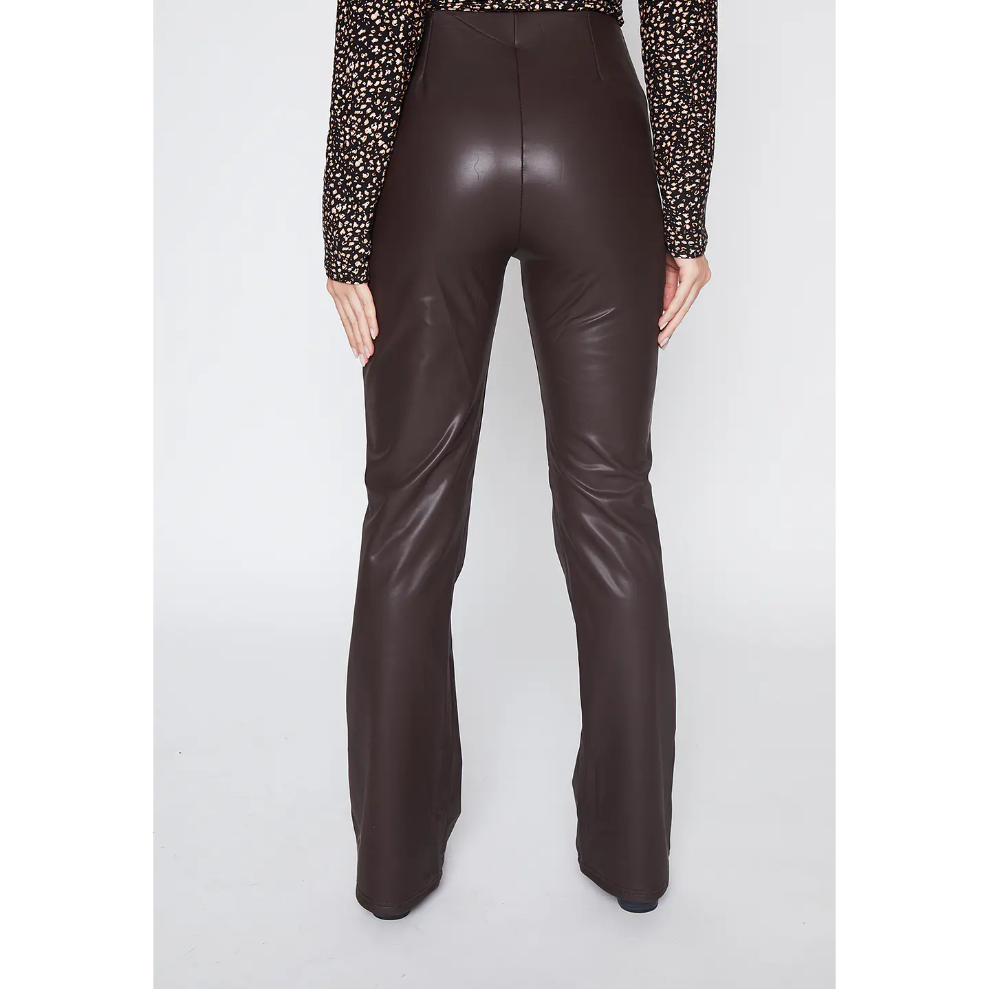 Calza Mujer Café Flare Cuero Family Shop 2