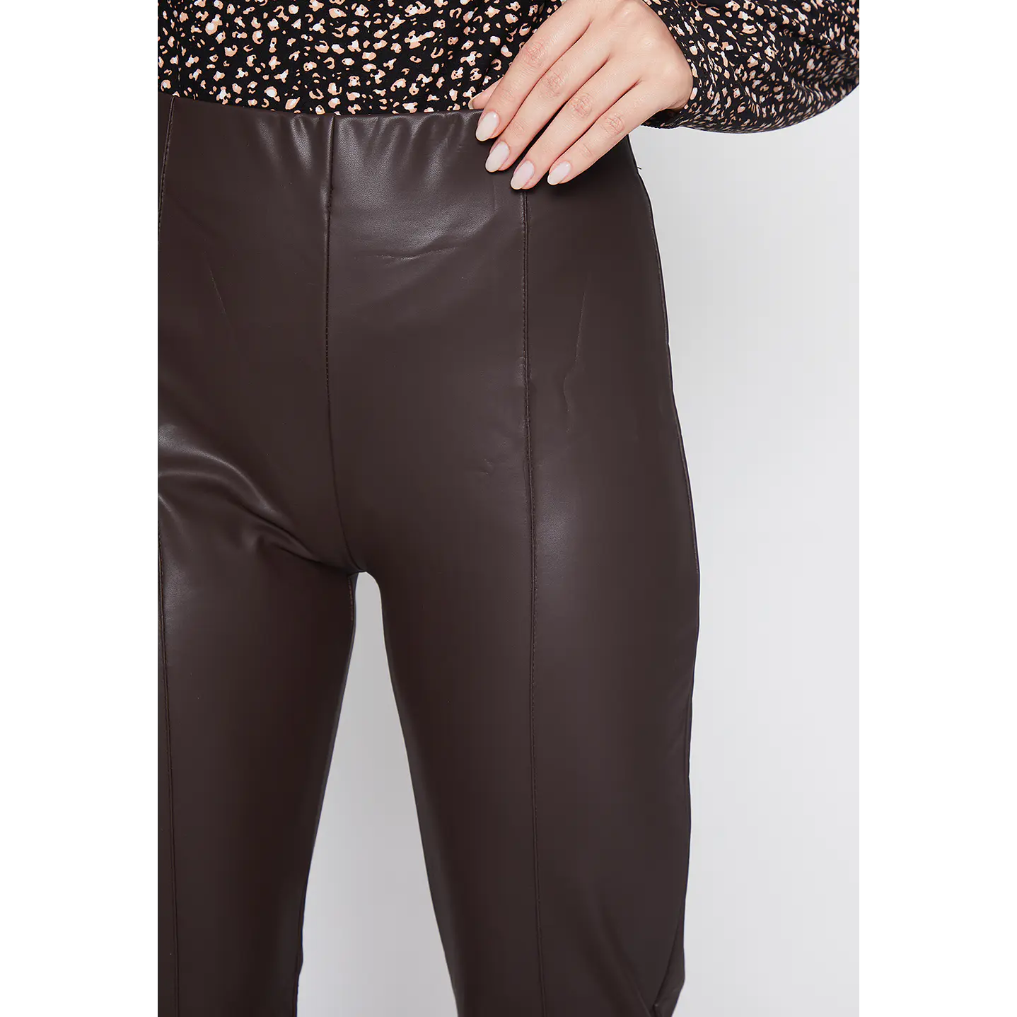 Calza Mujer Café Flare Cuero Family Shop 3