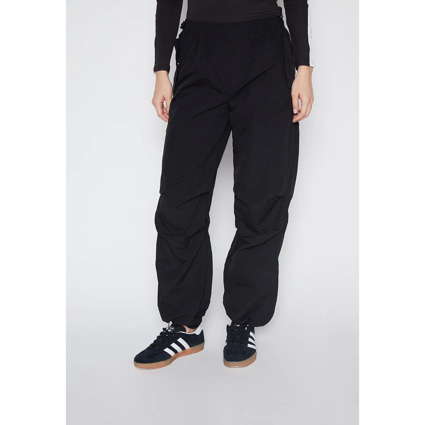 Pantalón De Buzo Mujer Negro Parachute Family Shop 1