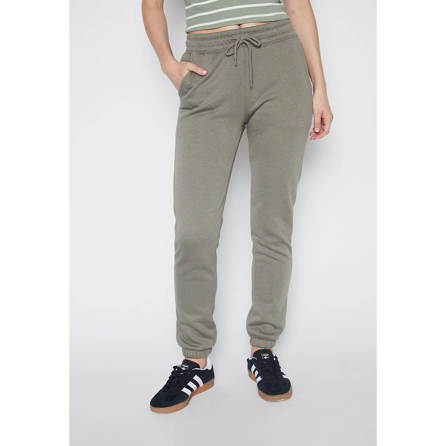 Pantalón De Buzo Mujer Verde Básico Puño Family Shop 1
