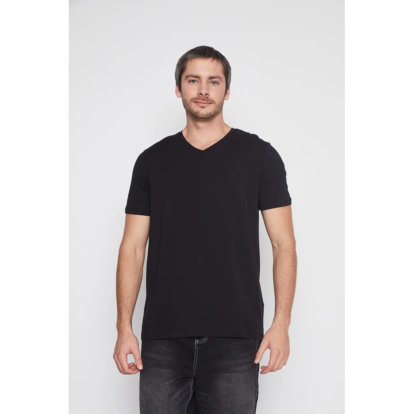 Camiseta Hombre Negro Modal Cuello V Family Shop 1