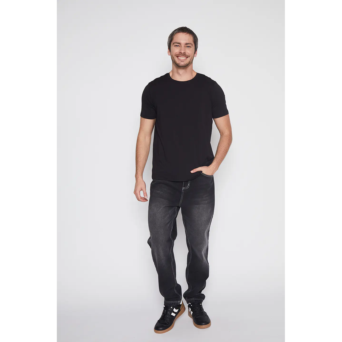 Camiseta Hombre Negro Modal Family Shop 4