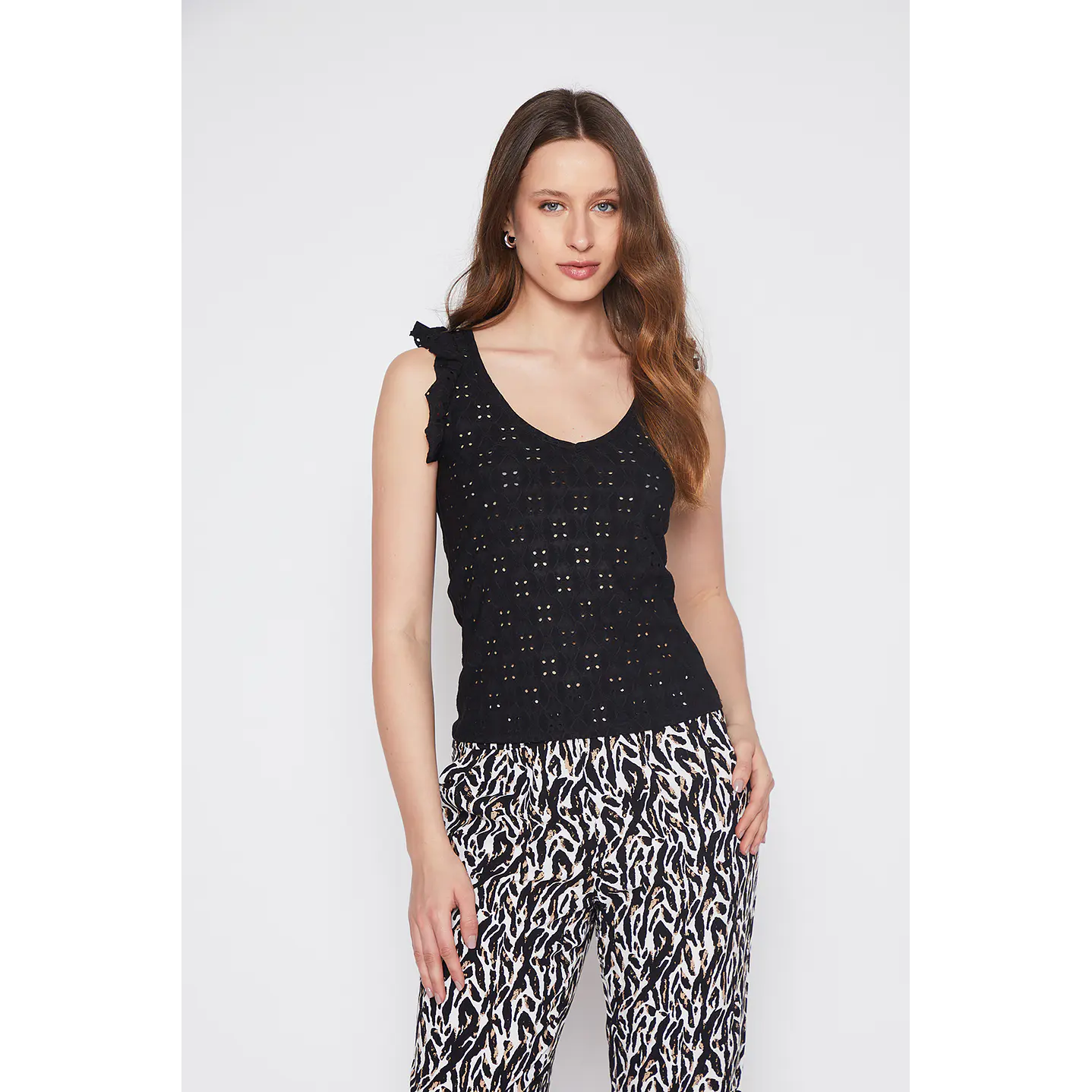 Polera Mujer Vuelos Broderie Negro Familyshop 1
