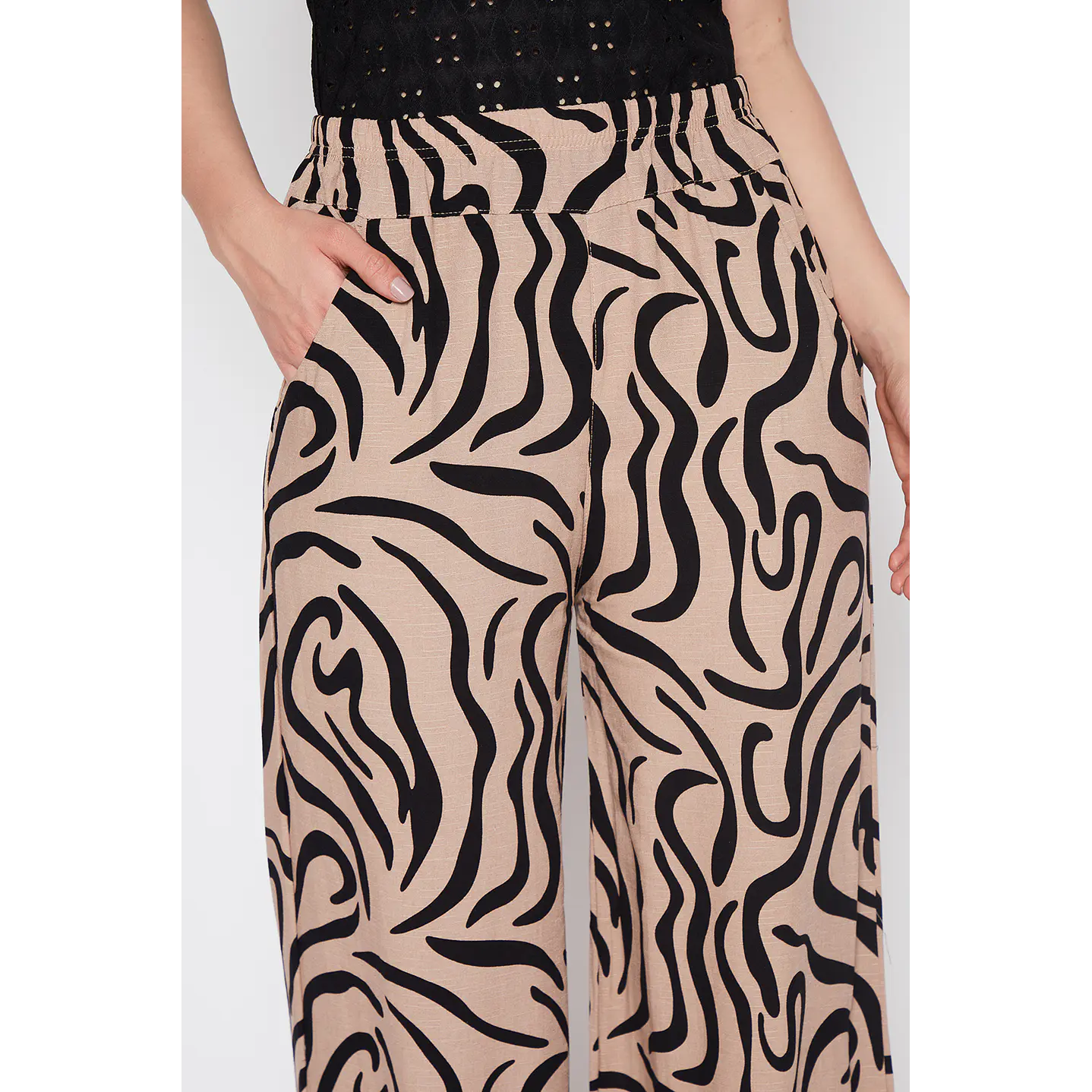 Pantalón Mujer Basta Ancha Arena Familyshop 4