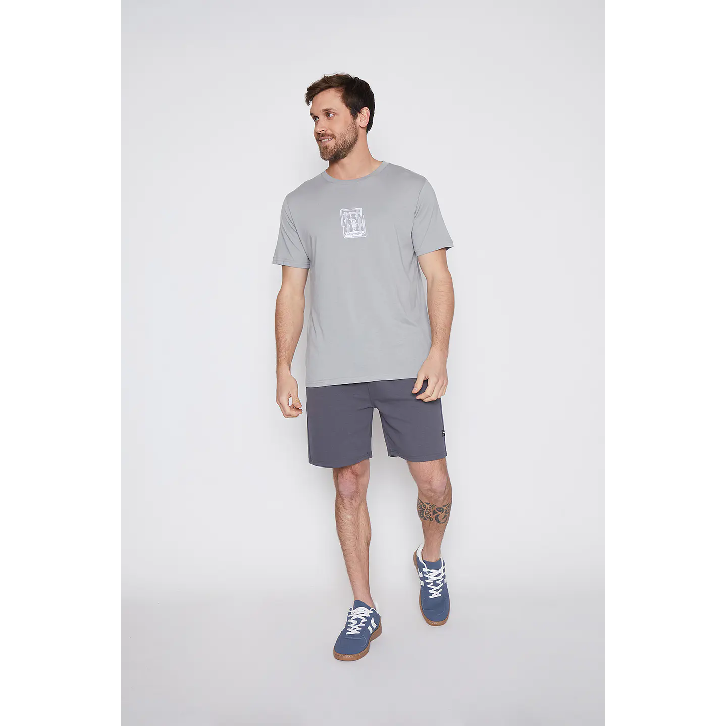 Polera Hombre Basic Bordado Gris Familyshop 2